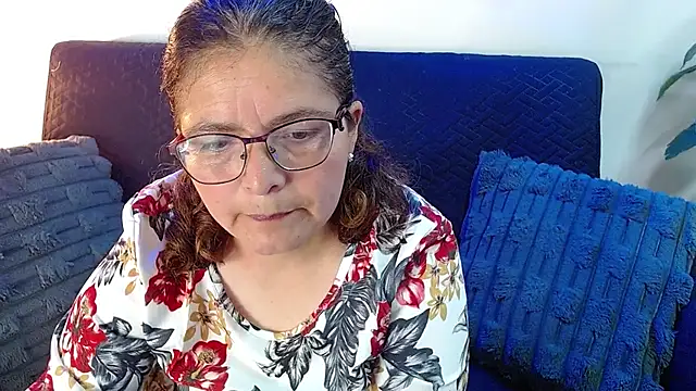 Snapshot of Linda_banks_ chatting on 07-16-26, 06:36 Linda banks online show from 07-16-26, 06:36