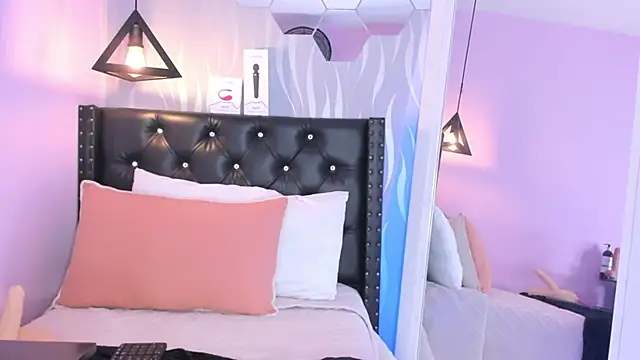 lucia-cute online show from 03-10-26, 07:19