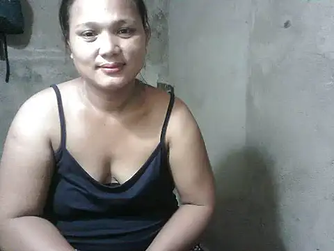 Snapshot of lady_helen00 chatting on 05-16-26, 01:13 lady helen00 online show from 05-16-26, 01:13