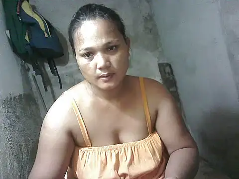 Snapshot of lady_helen00 chatting on 05-18-26, 06:19 lady helen00 online show from 05-18-26, 06:19