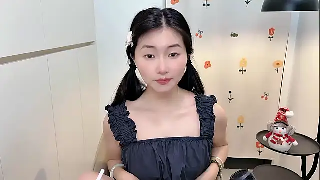 Snapshot of Rosalind_xixi chatting on 04-28-26, 03:00 Rosalind xixi online show from 04-28-26, 03:00