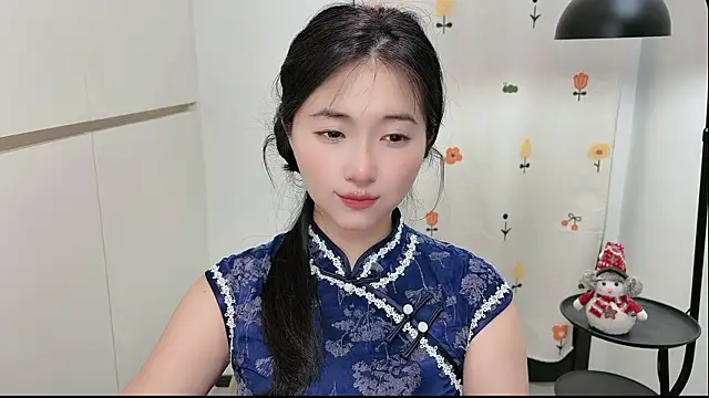 Snapshot of Rosalind_xixi chatting on 05-25-26, 02:56 Rosalind xixi online show from 05-25-26, 02:56