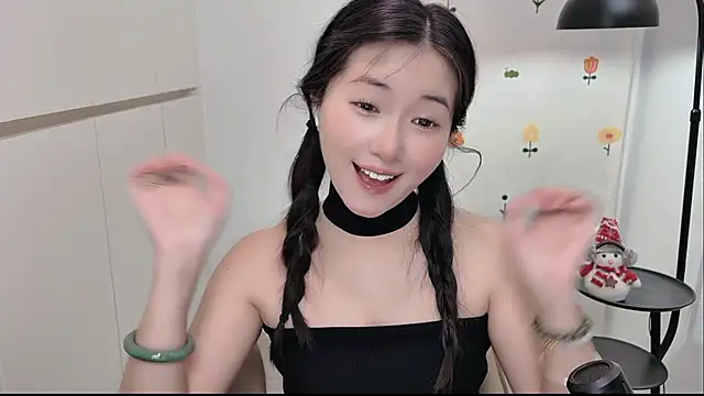 Snapshot of Rosalind_xixi chatting on 05-29-26, 01:31 Rosalind xixi online show from 05-29-26, 01:31
