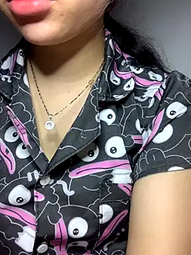 Snapshot of Nguyenha11 chatting on 11-15-25, 10:23 Nguyenha11 online show from 11-15-25, 10:23