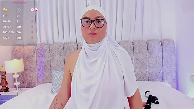 azaharaaa  online show from 05-30-26, 11:40