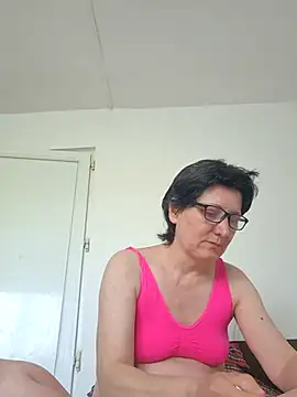 Snapshot of Vera_Elle chatting on 04-22-26, 02:40 Vera Elle online show from 04-22-26, 02:40