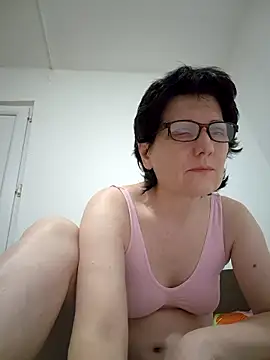 Snapshot of Vera_Elle chatting on 05-18-26, 06:47 Vera Elle online show from 05-18-26, 06:47