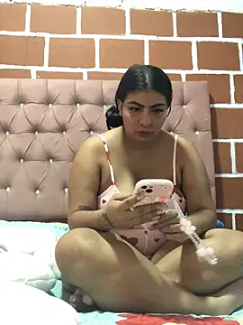 Rachellcooperrr online show from 05-20-26, 12:50