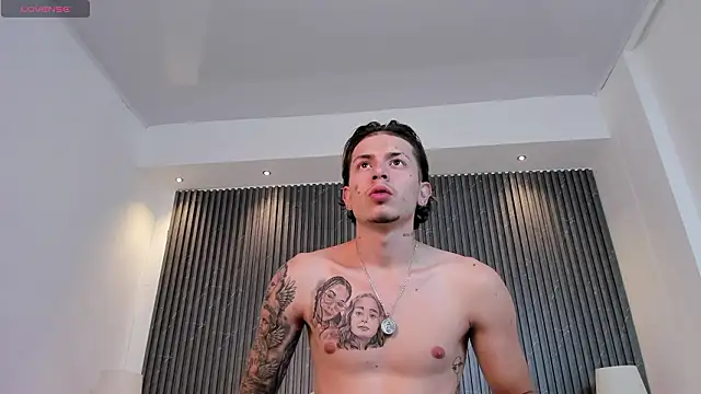 Snapshot of Ryan_Miller chatting on 03-17-26, 07:28 Ryan Miller online show from 03-17-26, 07:28