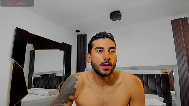 MARC THOMPSON  online show from 11-09-25, 02:54