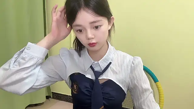 Snapshot of Nicole-13 chatting on 11-02-25, 10:06 Nicole-13 online show from 11-02-25, 10:06