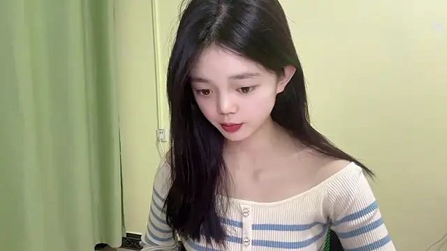 Snapshot of Nicole-13 chatting on 11-03-25, 10:16 Nicole-13 online show from 11-03-25, 10:16