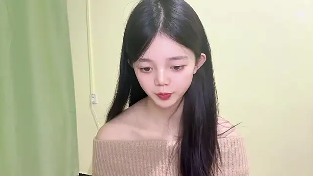 Snapshot of Nicole-13 chatting on 11-15-25, 06:44 Nicole-13 online show from 11-15-25, 06:44