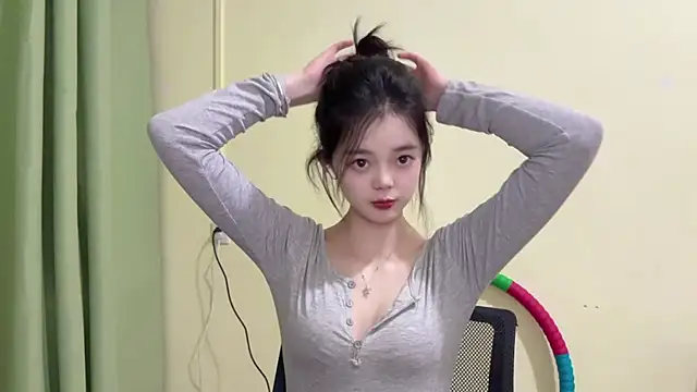 Snapshot of Nicole-13 chatting on 01-07-26, 12:51 Nicole-13 online show from 01-07-26, 12:51