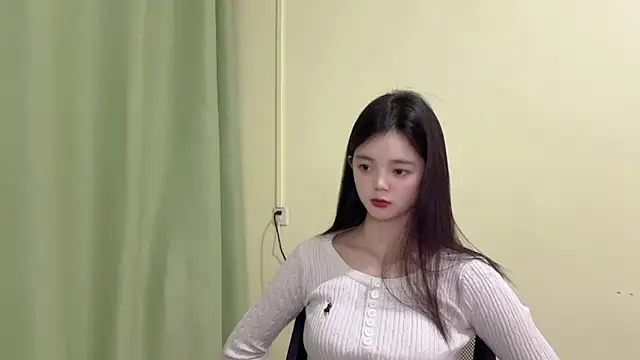 Snapshot of Nicole-13 chatting on 02-01-26, 12:48 Nicole-13 online show from 02-01-26, 12:48