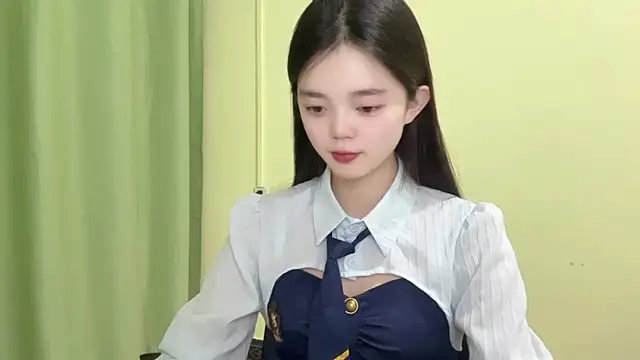 Snapshot of Nicole-13 chatting on 02-05-26, 12:32 Nicole-13 online show from 02-05-26, 12:32