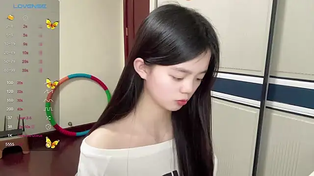 Snapshot of Nicole-13 chatting on 03-11-26, 01:06 Nicole-13 online show from 03-11-26, 01:06