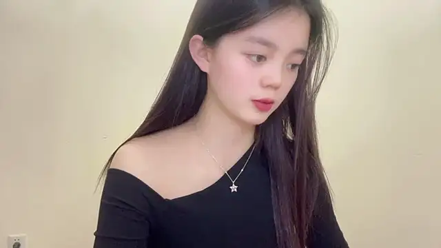 Snapshot of Nicole-13 chatting on 03-22-26, 01:36 Nicole-13 online show from 03-22-26, 01:36