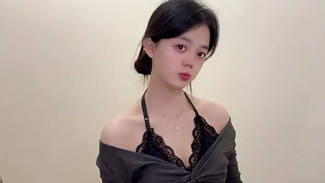 Snapshot of Nicole-13 chatting on 03-24-26, 12:32 Nicole-13 online show from 03-24-26, 12:32