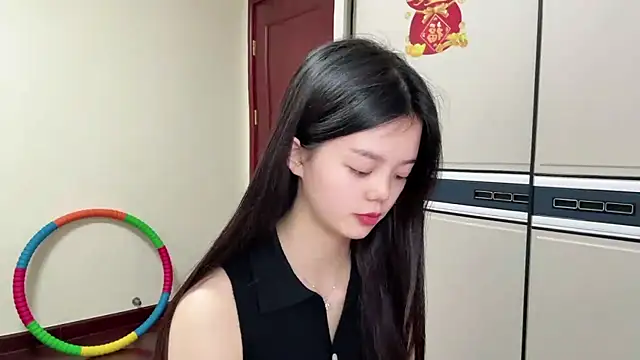 Snapshot of Nicole-13 chatting on 04-01-26, 01:41 Nicole-13 online show from 04-01-26, 01:41