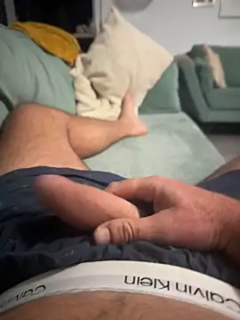 Snapshot of Bigtitsloveshow chatting on 09-17-25, 04:14 Bigtitsloveshow online show from 09-17-25, 04:14