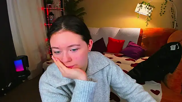 AlluringLookk online show from 04-11-26, 04:28