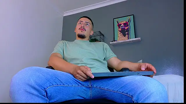 MrFox   online show from 04-07-26, 07:47