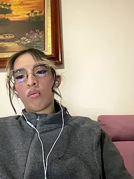 Emilia Bons online show from 09-19-25, 02:02