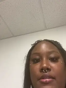 Snapshot of Cocomamii1 chatting on 03-06-26, 04:20 Cocomamii1 online show from 03-06-26, 04:20