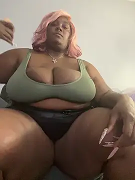 Snapshot of Cocomamii1 chatting on 03-31-26, 12:56 Cocomamii1 online show from 03-31-26, 12:56