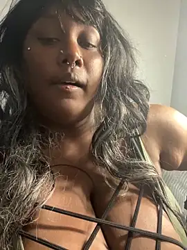 Snapshot of Cocomamii1 chatting on 04-12-26, 11:32 Cocomamii1 online show from 04-12-26, 11:32