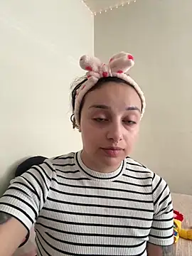 CharmingMaddie online show from 05-13-26, 05:43