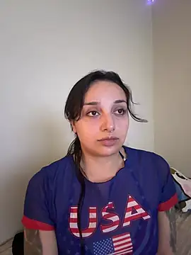 CharmingMaddie online show from 05-18-26, 04:35