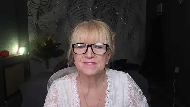 Snapshot of Sabina_Ros chatting on 02-17-26, 07:49 Sabina Ros online show from 02-17-26, 07:49