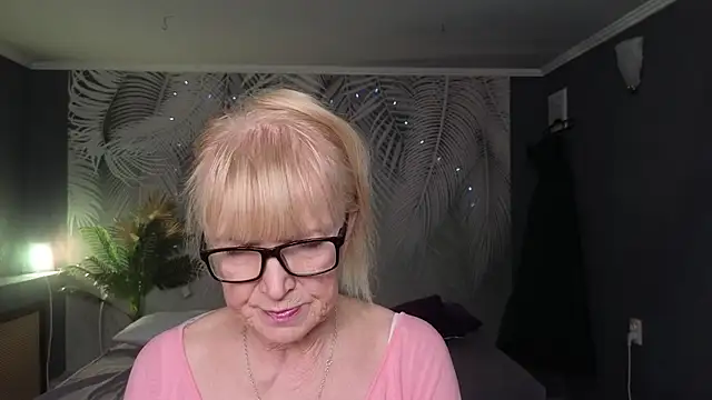 Snapshot of Sabina_Ros chatting on 03-31-26, 08:04 Sabina Ros online show from 03-31-26, 08:04