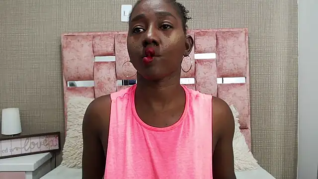 NahomyHawk online show from 03-12-26, 11:38