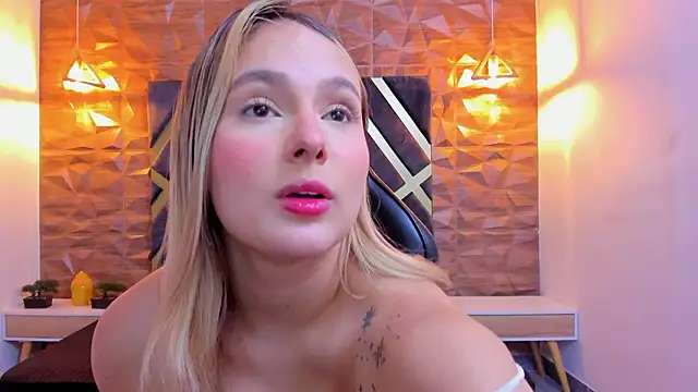 Emmaa white  online show from 02-24-26, 05:22