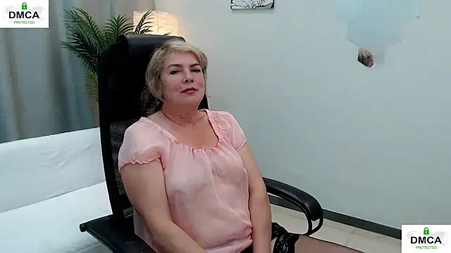 Snapshot of Pion_01 chatting on 06-25-26, 05:12 Pion 01 online show from 06-25-26, 05:12