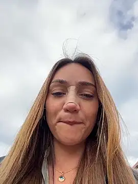 Ninabigtitied online show from 04-19-26, 08:55