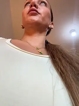 Ninabigtitied online show from 05-20-26, 12:44