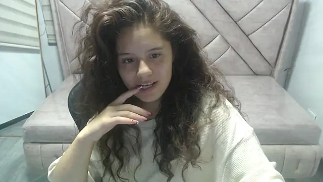 Velvet Moon V online show from 03-17-26, 09:18