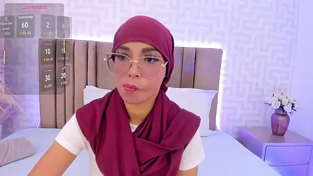 Snapshot of naishaa_ chatting on 07-07-26, 04:11 naishaa online show from 07-07-26, 04:11