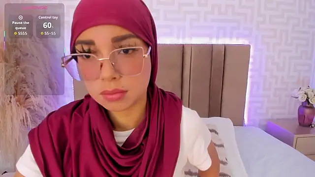 Snapshot of naishaa_ chatting on 07-11-26, 05:48 naishaa online show from 07-11-26, 05:48