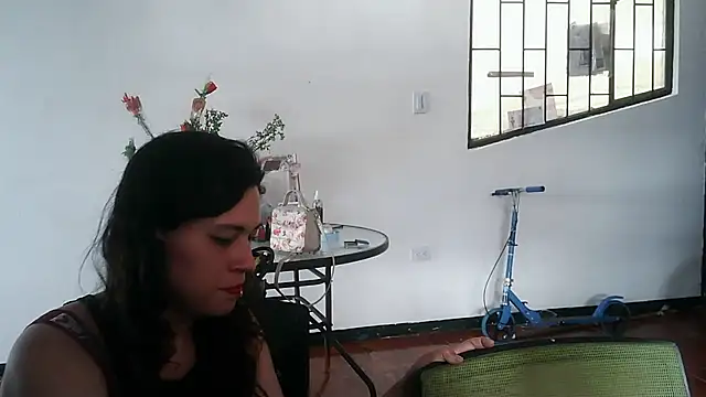 Snapshot of MiaRobertz_ chatting on 06-11-26, 07:34 MiaRobertz online show from 06-11-26, 07:34