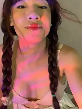 Snapshot of Kimberly-Ferarren chatting on 02-15-26, 08:05 Kimberly-Ferarren online show from 02-15-26, 08:05