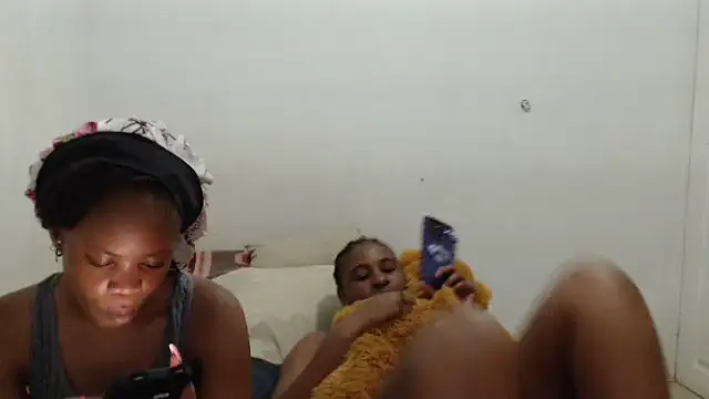 Snapshot of EssenceLovers chatting on 01-06-26, 07:39 EssenceLovers online show from 01-06-26, 07:39