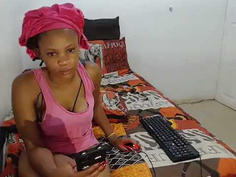 Snapshot of EssenceLovers chatting on 02-19-26, 06:48 EssenceLovers online show from 02-19-26, 06:48