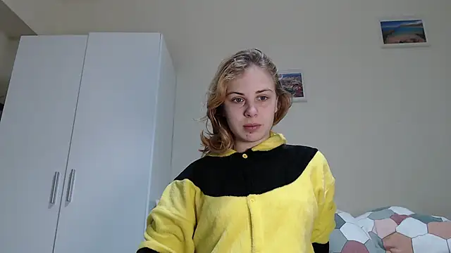 Alismoona online show from 02-25-26, 11:42