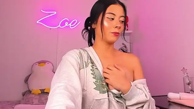 zoecams1 online show from 02-12-26, 08:04