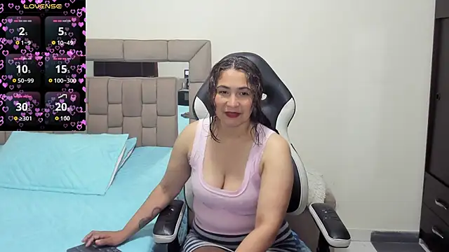 gabrielaponce11 online show from 05-06-26, 02:44